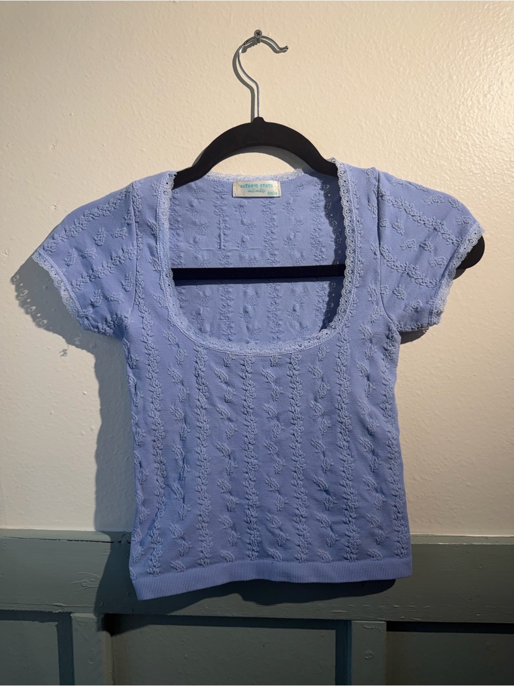 Altar’d State Blue Lace Trim Floral Knit Top – XXS/XS